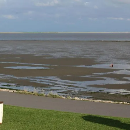 Seaside Sixteen * Busumer Deichhausen